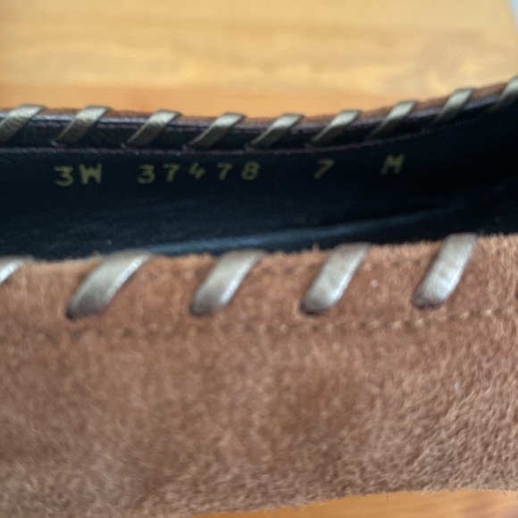 Stuart Weitzman Brown Suede Tassel Heels Sz 7 - Picture 8 of 9